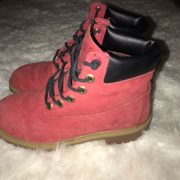 Red and Black limited edition timberlands - Picture 3 of 4